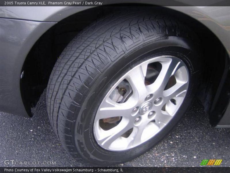 Phantom Gray Pearl / Dark Gray 2005 Toyota Camry XLE