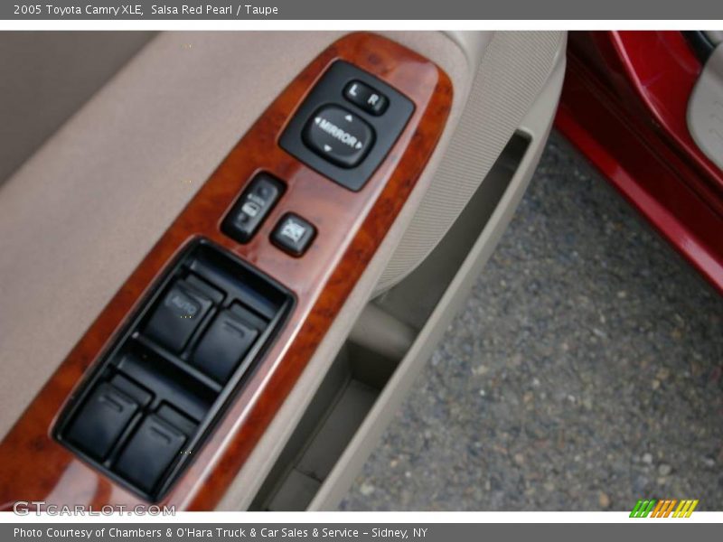 Salsa Red Pearl / Taupe 2005 Toyota Camry XLE