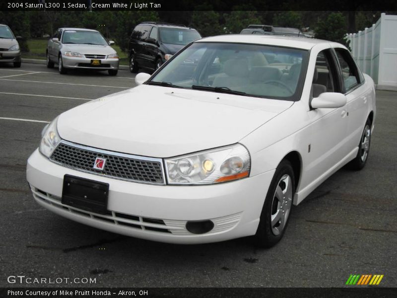 Cream White / Light Tan 2004 Saturn L300 1 Sedan