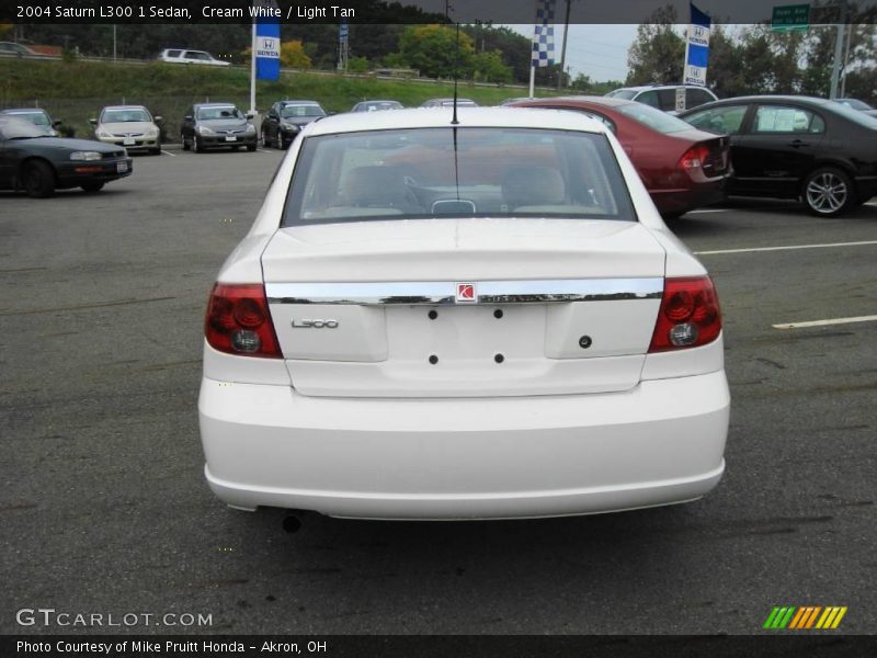 Cream White / Light Tan 2004 Saturn L300 1 Sedan