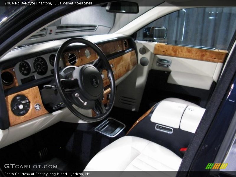 Blue Velvet / Sea Shell 2004 Rolls-Royce Phantom