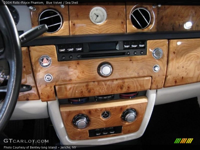 Blue Velvet / Sea Shell 2004 Rolls-Royce Phantom