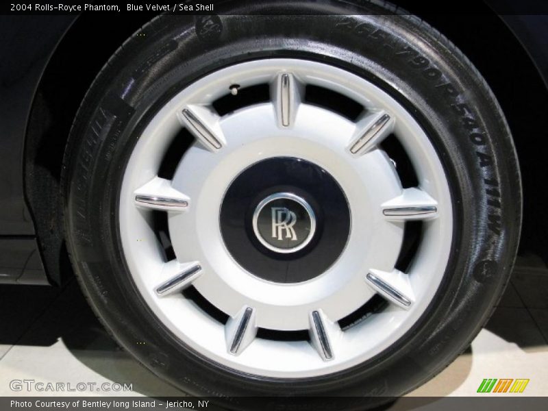 Blue Velvet / Sea Shell 2004 Rolls-Royce Phantom