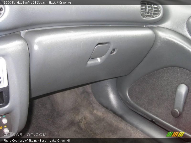 Black / Graphite 2000 Pontiac Sunfire SE Sedan