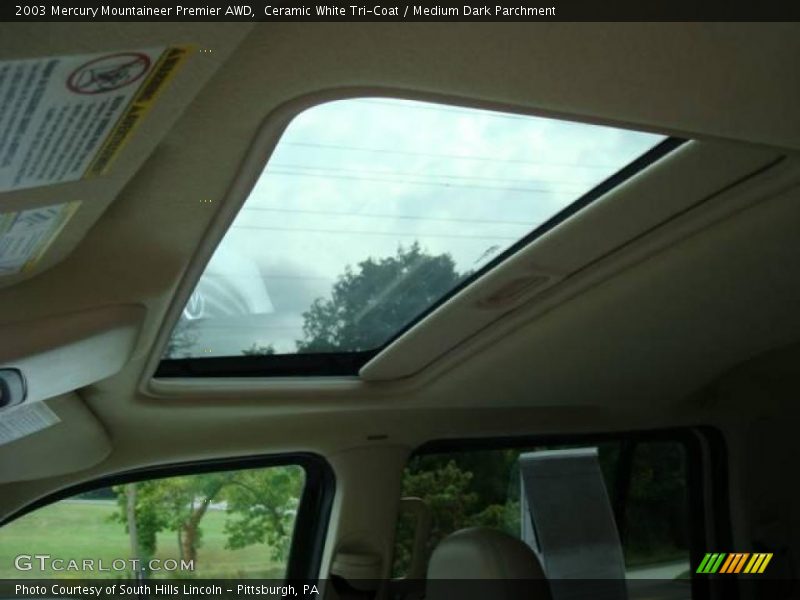 Ceramic White Tri-Coat / Medium Dark Parchment 2003 Mercury Mountaineer Premier AWD