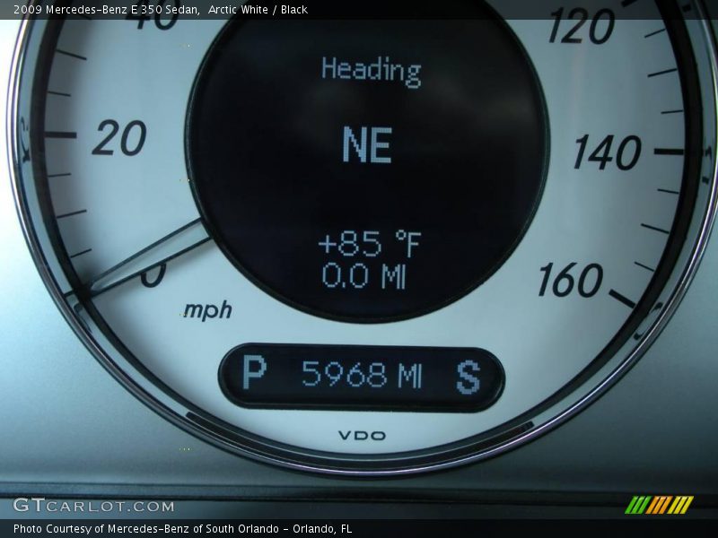 Arctic White / Black 2009 Mercedes-Benz E 350 Sedan
