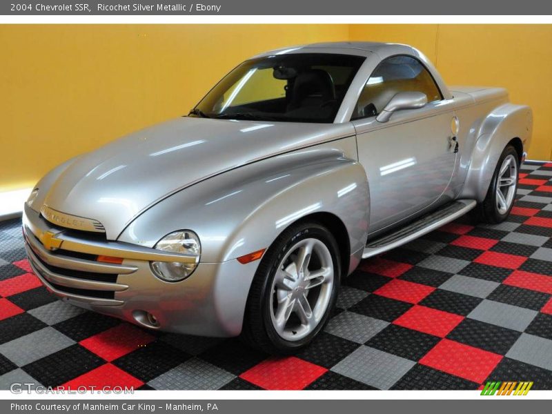 Ricochet Silver Metallic / Ebony 2004 Chevrolet SSR