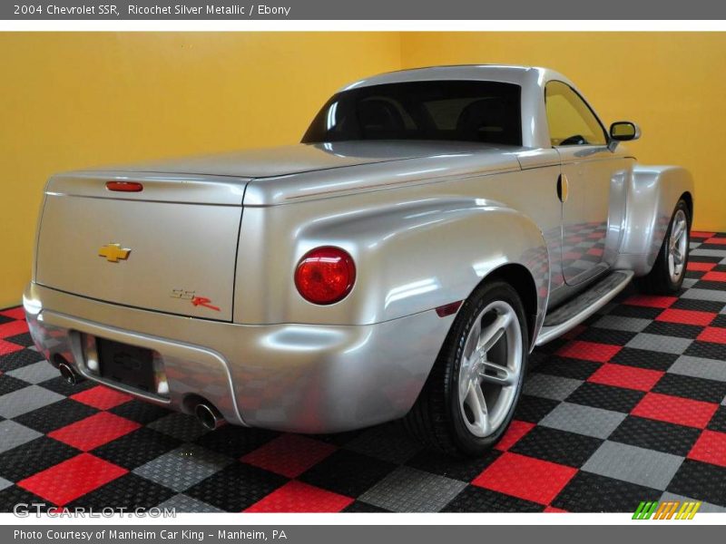 Ricochet Silver Metallic / Ebony 2004 Chevrolet SSR