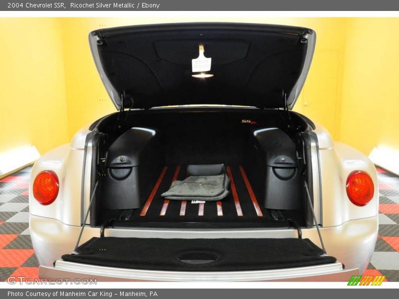 Ricochet Silver Metallic / Ebony 2004 Chevrolet SSR