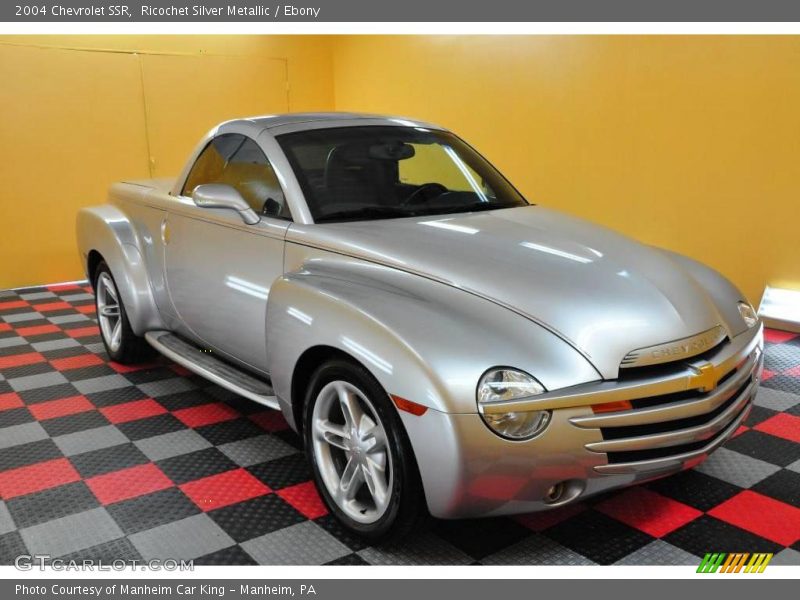 Ricochet Silver Metallic / Ebony 2004 Chevrolet SSR