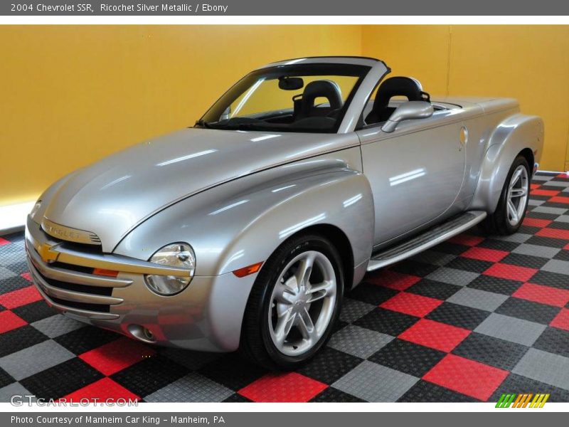 Ricochet Silver Metallic / Ebony 2004 Chevrolet SSR