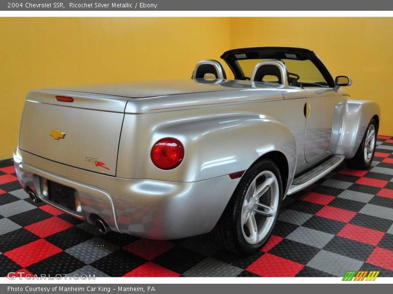 Ricochet Silver Metallic / Ebony 2004 Chevrolet SSR