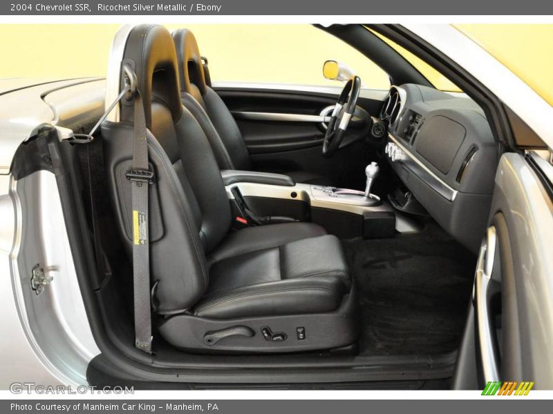 Ricochet Silver Metallic / Ebony 2004 Chevrolet SSR