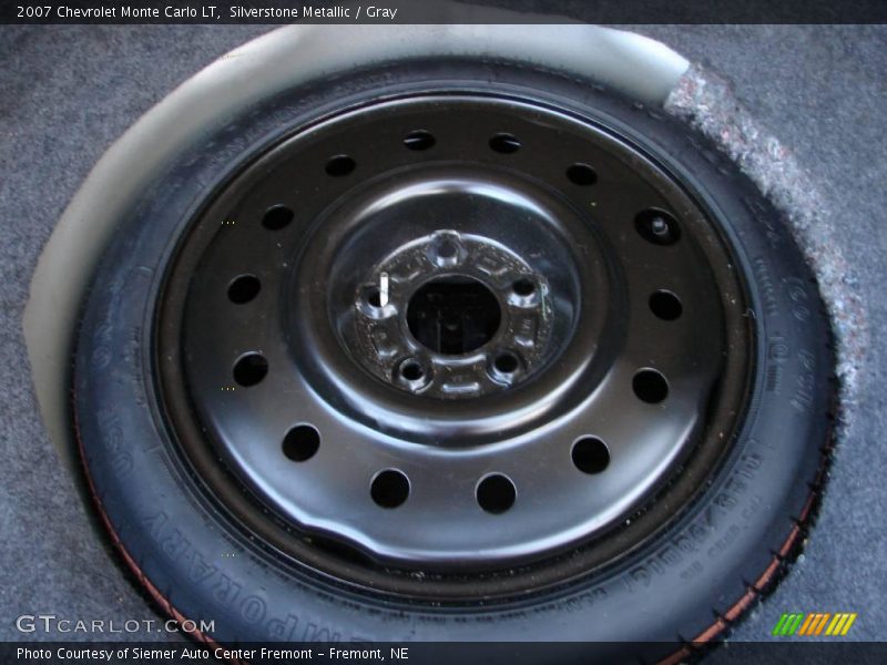 Silverstone Metallic / Gray 2007 Chevrolet Monte Carlo LT