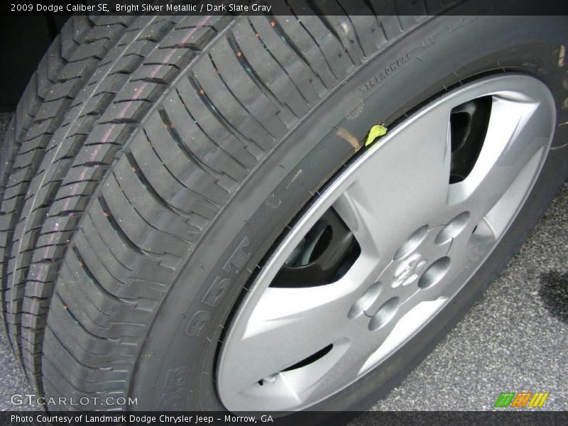 Bright Silver Metallic / Dark Slate Gray 2009 Dodge Caliber SE