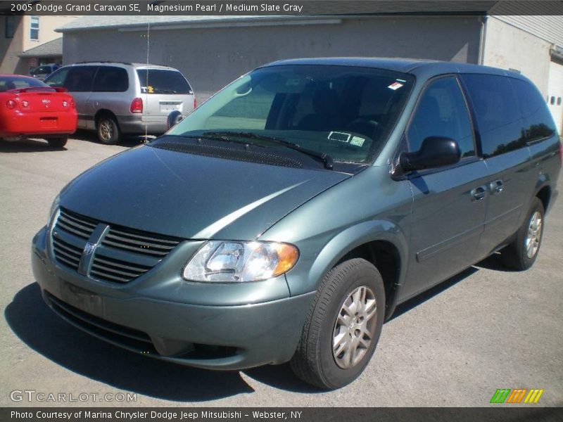 Magnesium Pearl / Medium Slate Gray 2005 Dodge Grand Caravan SE