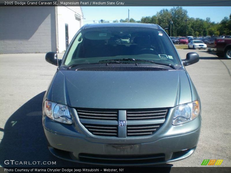 Magnesium Pearl / Medium Slate Gray 2005 Dodge Grand Caravan SE