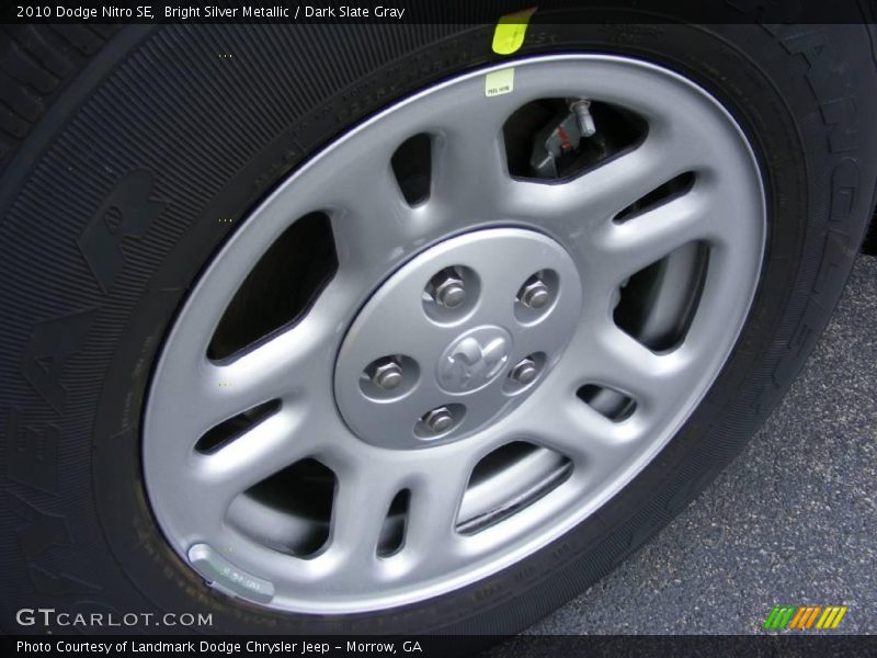 Bright Silver Metallic / Dark Slate Gray 2010 Dodge Nitro SE