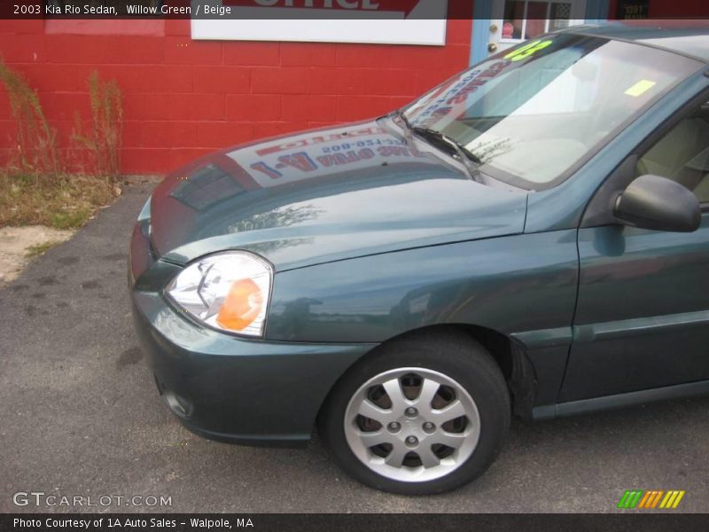 Willow Green / Beige 2003 Kia Rio Sedan