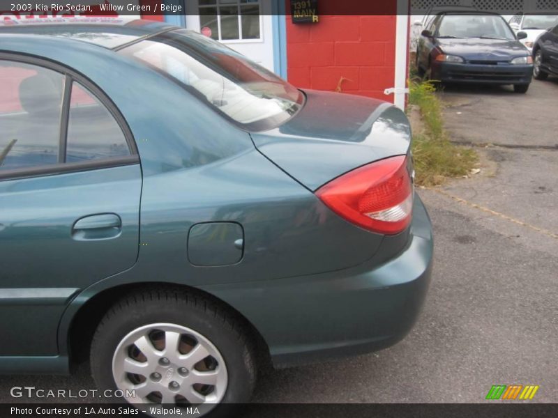 Willow Green / Beige 2003 Kia Rio Sedan