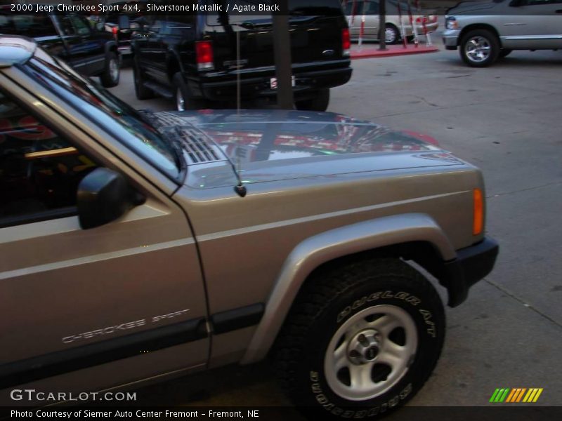 Silverstone Metallic / Agate Black 2000 Jeep Cherokee Sport 4x4