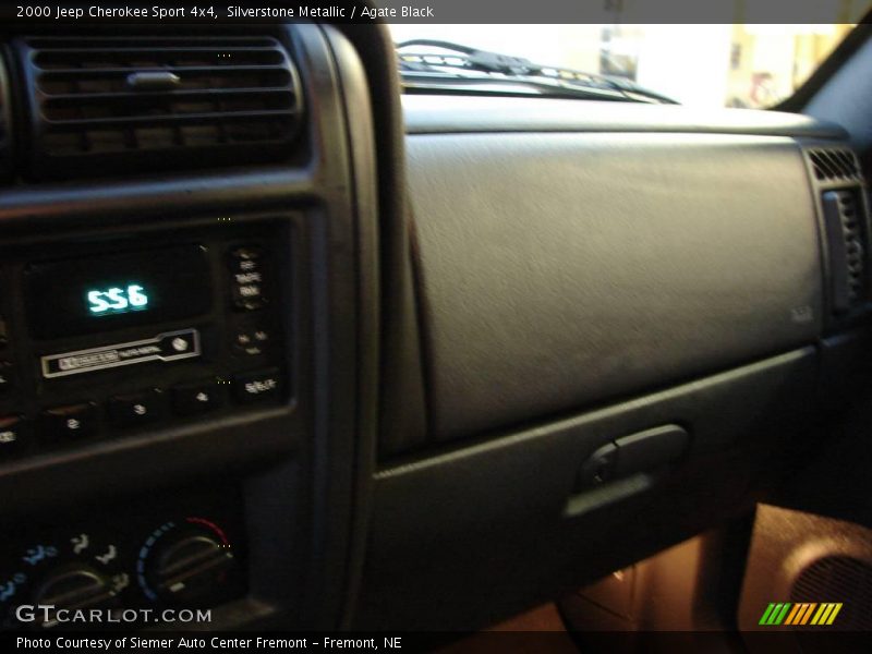 Silverstone Metallic / Agate Black 2000 Jeep Cherokee Sport 4x4