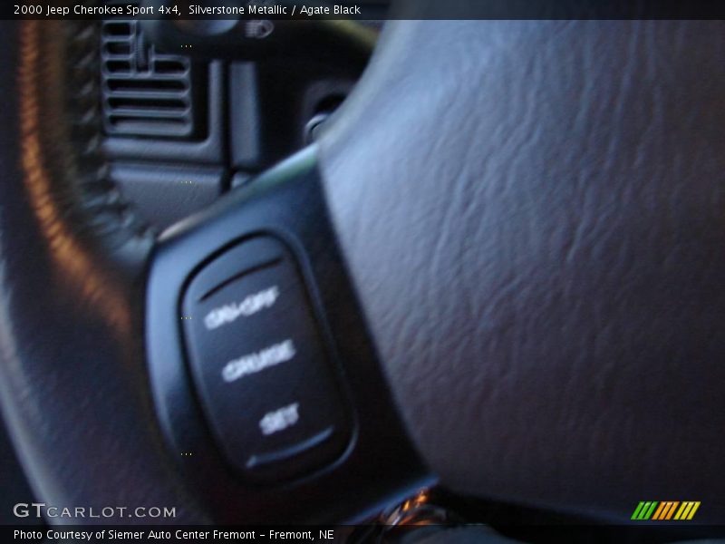 Silverstone Metallic / Agate Black 2000 Jeep Cherokee Sport 4x4