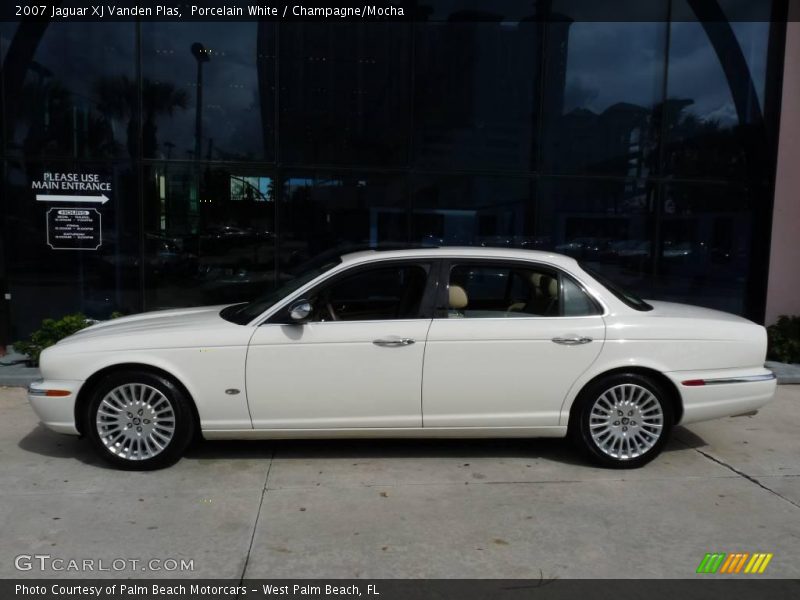 Porcelain White / Champagne/Mocha 2007 Jaguar XJ Vanden Plas