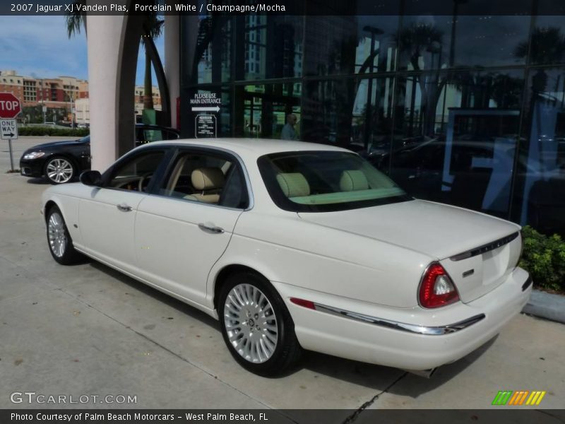 Porcelain White / Champagne/Mocha 2007 Jaguar XJ Vanden Plas