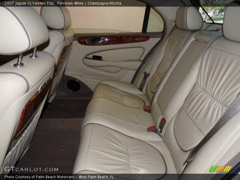 Porcelain White / Champagne/Mocha 2007 Jaguar XJ Vanden Plas