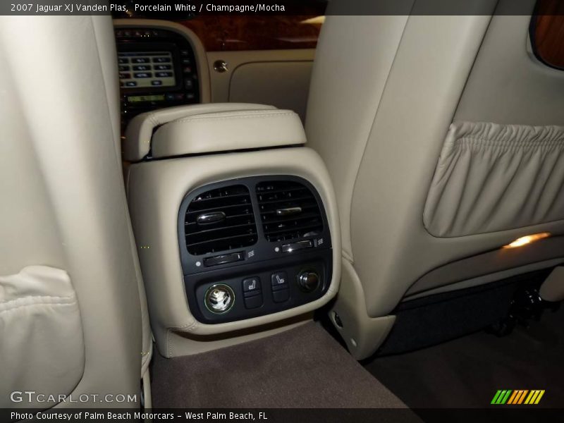 Porcelain White / Champagne/Mocha 2007 Jaguar XJ Vanden Plas