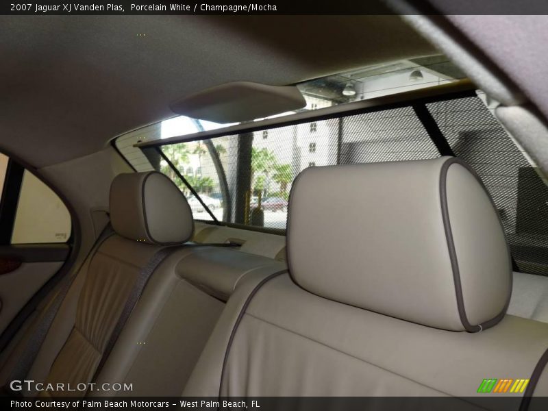 Porcelain White / Champagne/Mocha 2007 Jaguar XJ Vanden Plas