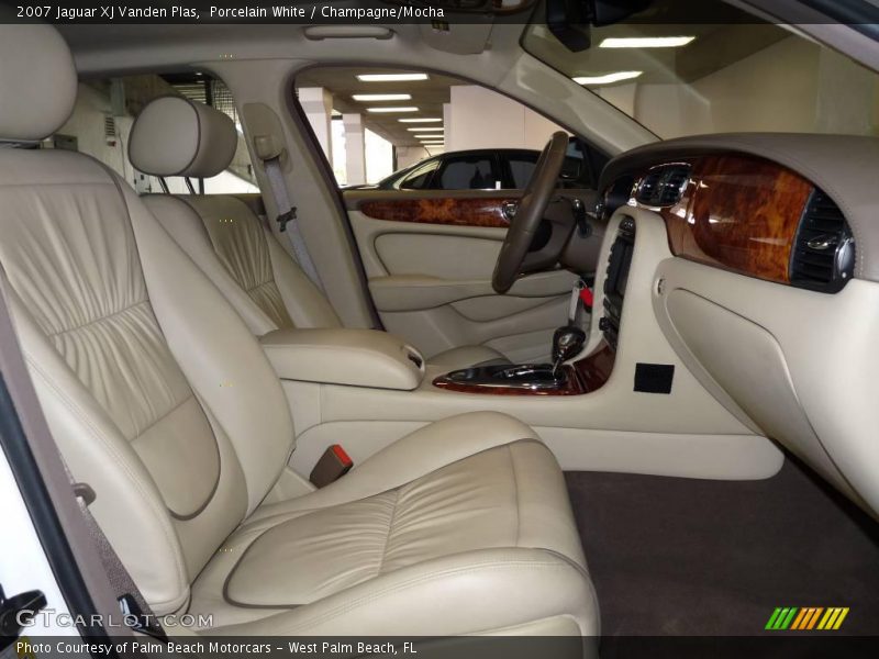 Porcelain White / Champagne/Mocha 2007 Jaguar XJ Vanden Plas