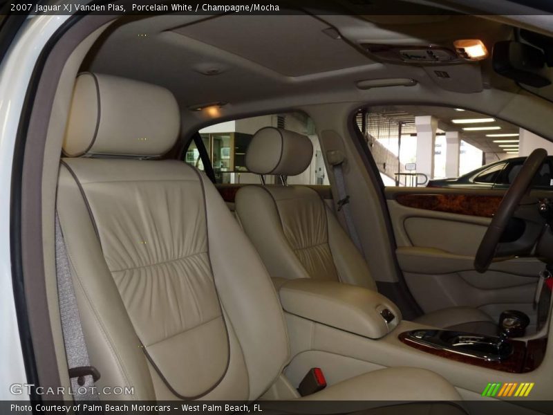 Porcelain White / Champagne/Mocha 2007 Jaguar XJ Vanden Plas