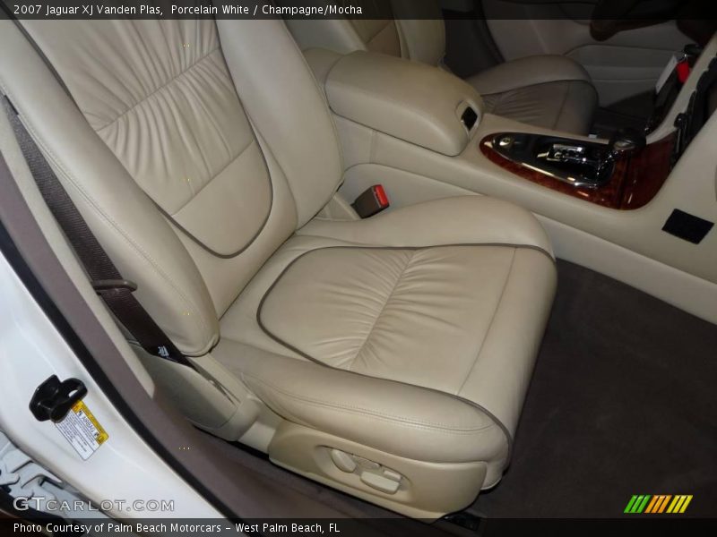 Porcelain White / Champagne/Mocha 2007 Jaguar XJ Vanden Plas