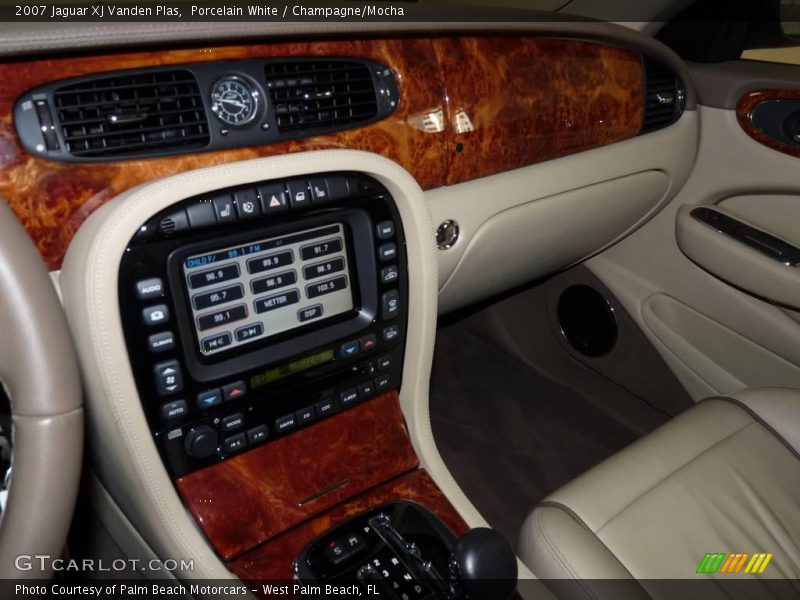 Porcelain White / Champagne/Mocha 2007 Jaguar XJ Vanden Plas