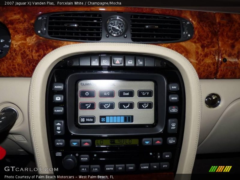 Porcelain White / Champagne/Mocha 2007 Jaguar XJ Vanden Plas