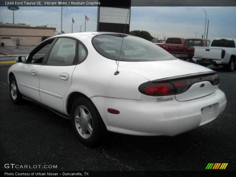 Vibrant White / Medium Graphite 1999 Ford Taurus SE