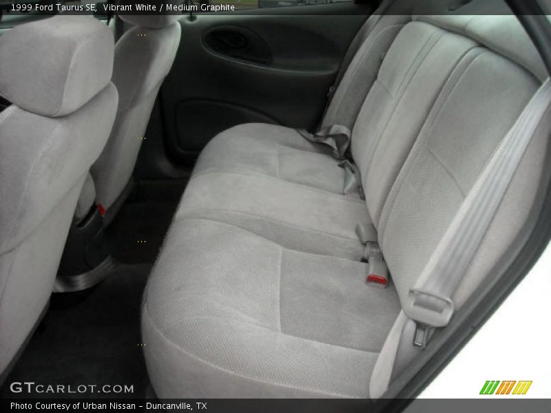 Vibrant White / Medium Graphite 1999 Ford Taurus SE
