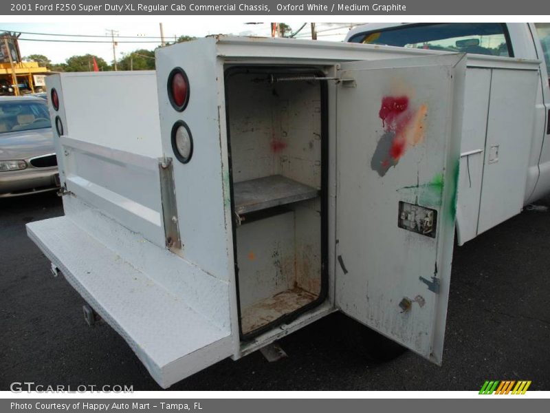 Oxford White / Medium Graphite 2001 Ford F250 Super Duty XL Regular Cab Commercial Chassis