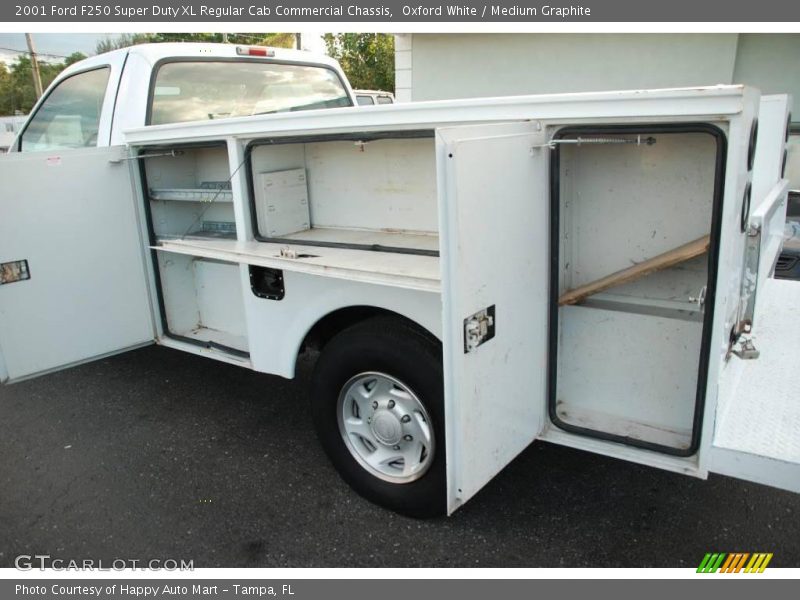 Oxford White / Medium Graphite 2001 Ford F250 Super Duty XL Regular Cab Commercial Chassis