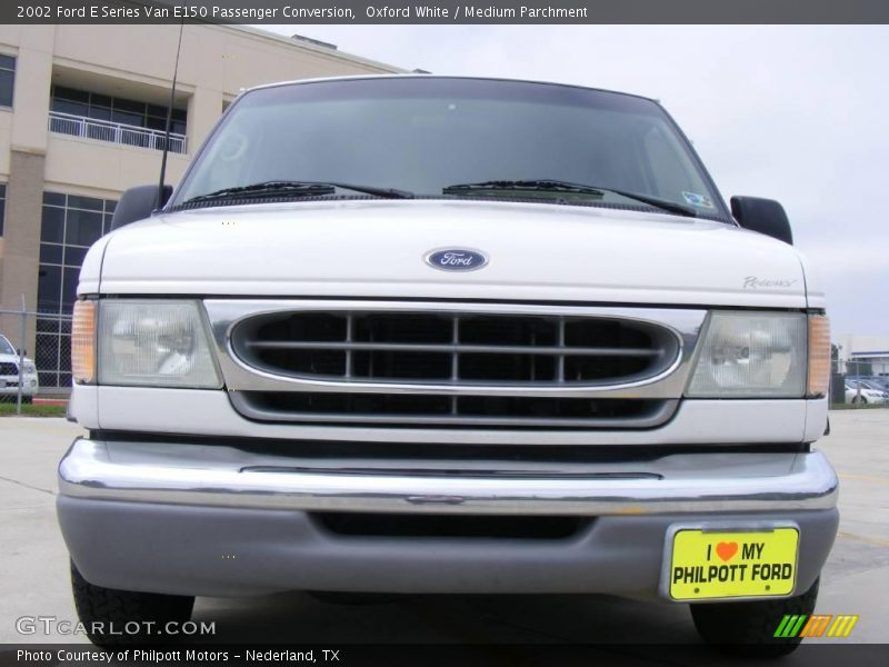 Oxford White / Medium Parchment 2002 Ford E Series Van E150 Passenger Conversion