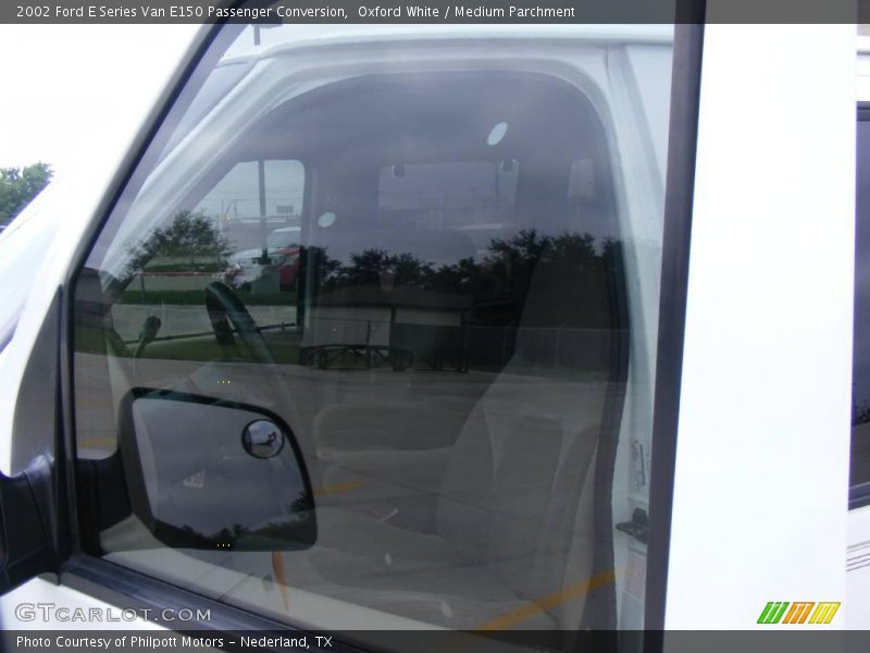 Oxford White / Medium Parchment 2002 Ford E Series Van E150 Passenger Conversion