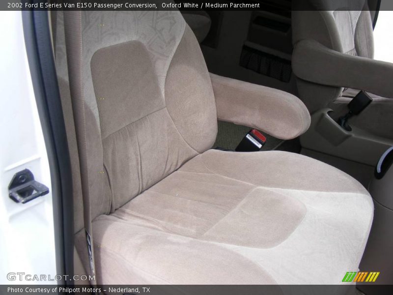 Oxford White / Medium Parchment 2002 Ford E Series Van E150 Passenger Conversion