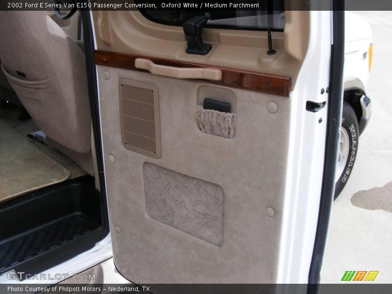 Oxford White / Medium Parchment 2002 Ford E Series Van E150 Passenger Conversion