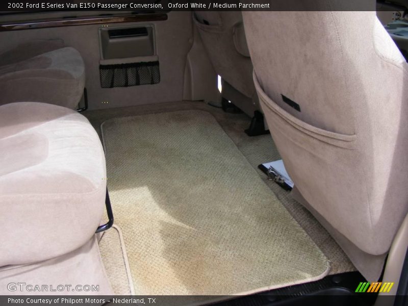 Oxford White / Medium Parchment 2002 Ford E Series Van E150 Passenger Conversion