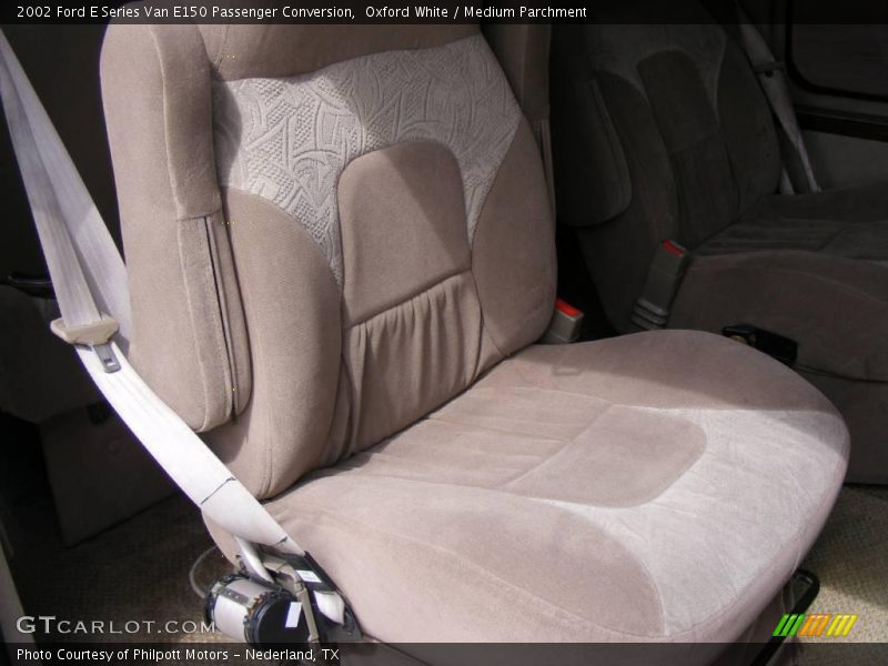 Oxford White / Medium Parchment 2002 Ford E Series Van E150 Passenger Conversion