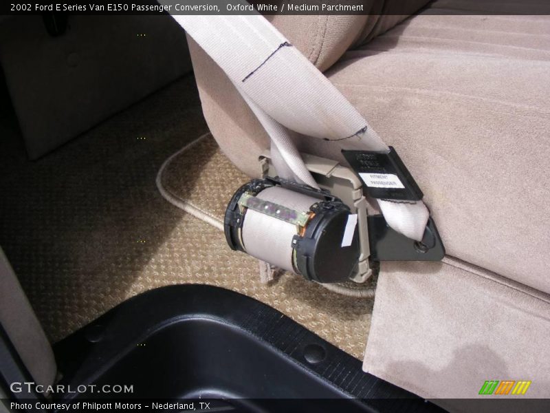 Oxford White / Medium Parchment 2002 Ford E Series Van E150 Passenger Conversion