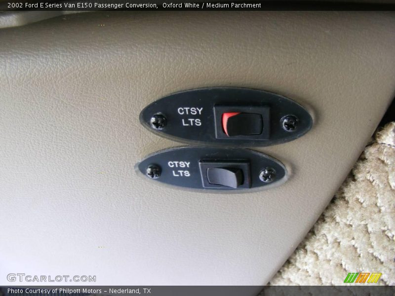 Oxford White / Medium Parchment 2002 Ford E Series Van E150 Passenger Conversion