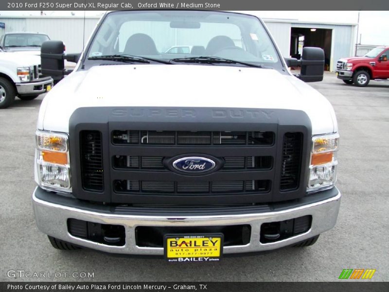 Oxford White / Medium Stone 2010 Ford F250 Super Duty XL Regular Cab